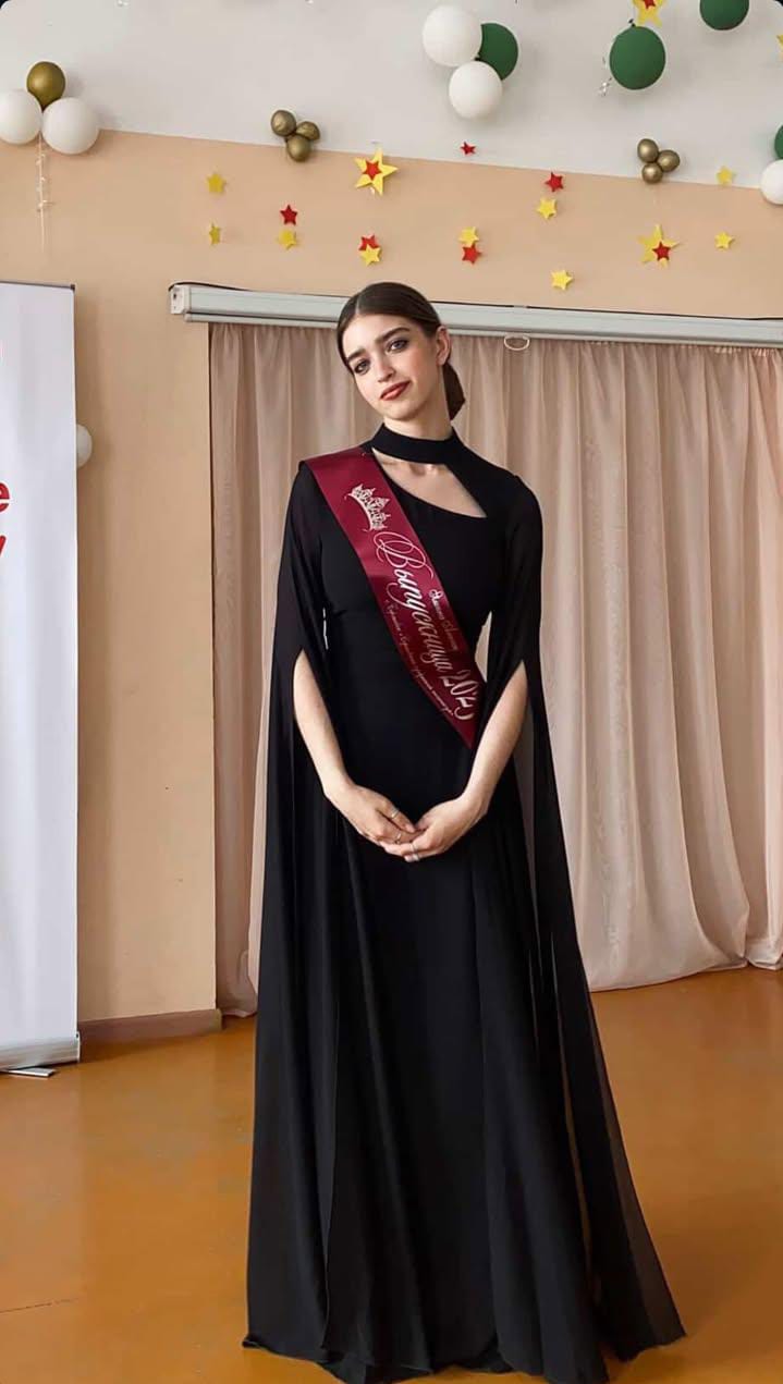 “Hayrah Signature Statement Sleeves Gown”