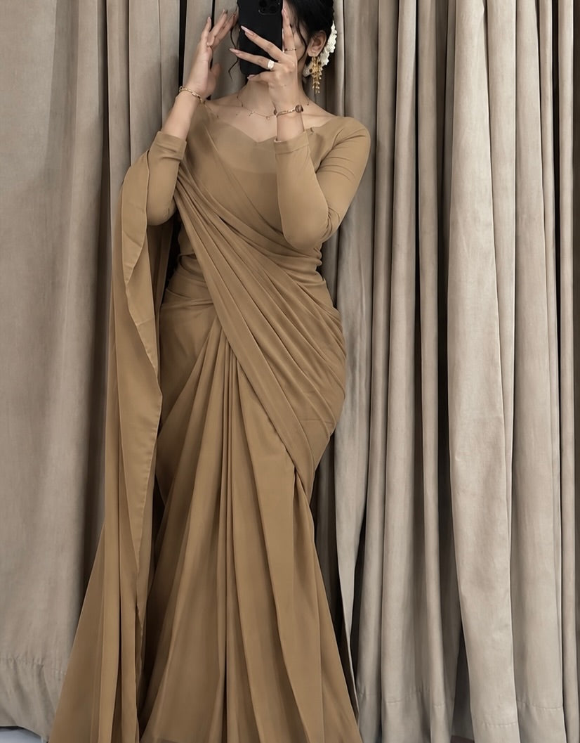 Sculpted Double-Arc Chiffon Saree
