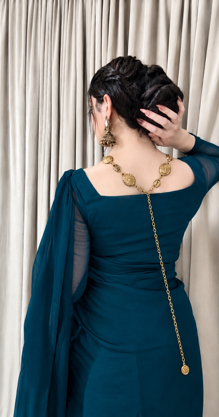 Sculpted Double-Arc Chiffon Saree