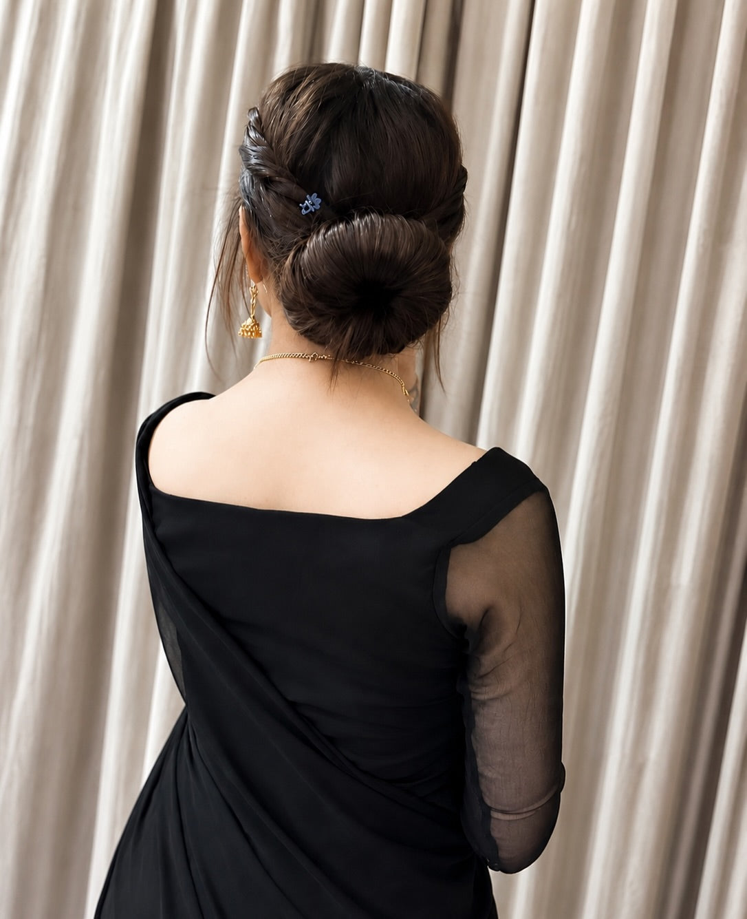 Sculpted Double-Arc Chiffon Saree